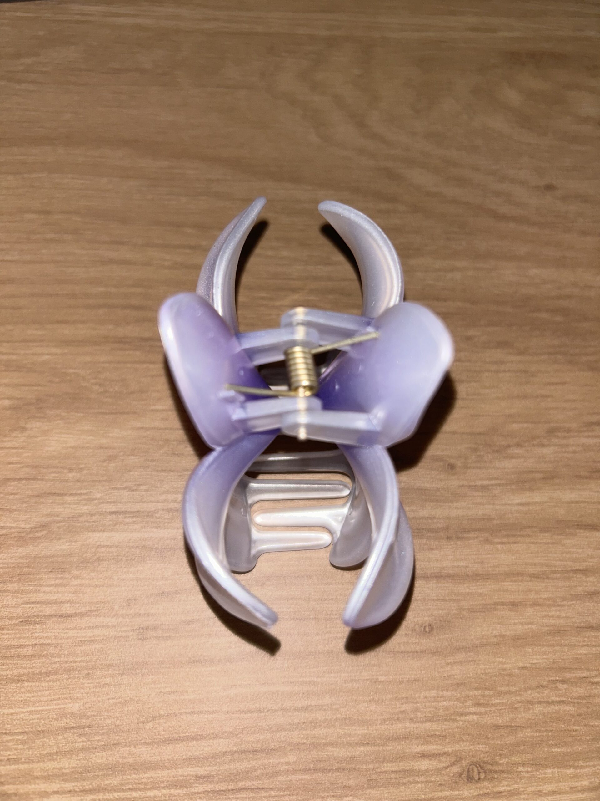 Pince à cheveux fleur — blanc nacré à cœur violet – Image 2